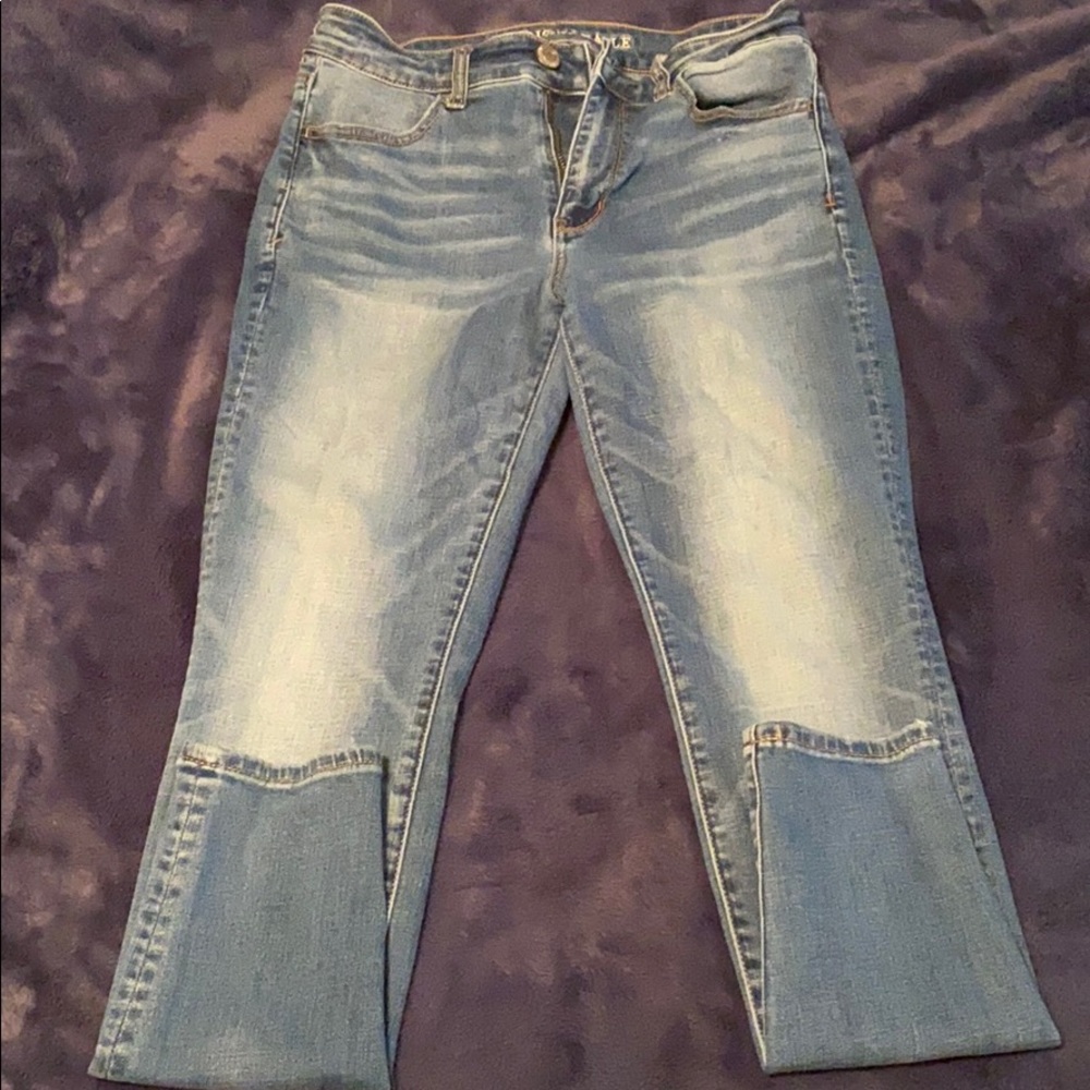 Light wash American Eagle jeans. Perfect condition